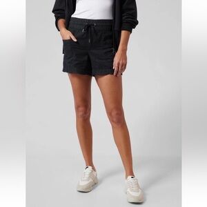 EUC - Athleta Cabo Linen 4” Short - Size 4 - Black